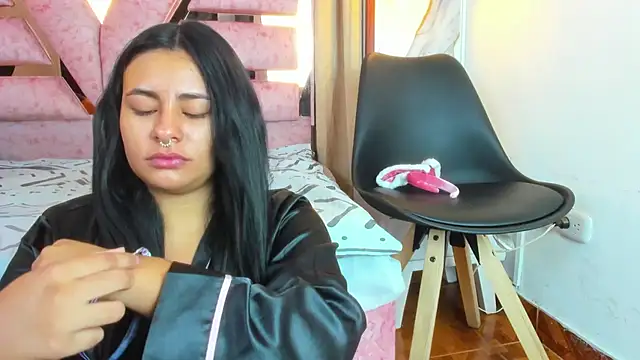 Snapshot of SamaelAndLilitt chatting on October 19, 2025, 12:17 pm SamaelAndLilitt online show from October 19, 2025, 12:17 pm