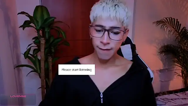 Snapshot of taichi_bluy chatting on September 28, 2025, 6:30 am taichi bluy online show from September 28, 2025, 6:30 am