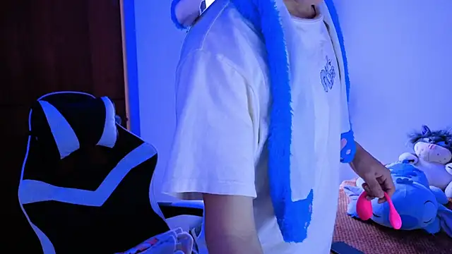 Snapshot of taichi_bluy chatting on November 11, 2025, 7:47 pm taichi bluy online show from November 11, 2025, 7:47 pm