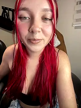 Snapshot of Karen18_boobs chatting on October 5, 2025, 2:10 am Karen18 boobs online show from October 5, 2025, 2:10 am