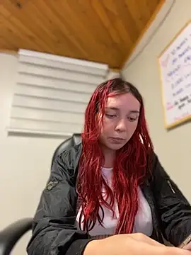 Snapshot of Karen18_boobs chatting on October 28, 2025, 1:31 am Karen18 boobs online show from October 28, 2025, 1:31 am