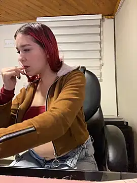 Snapshot of Karen18_boobs chatting on November 7, 2025, 1:38 am Karen18 boobs online show from November 7, 2025, 1:38 am