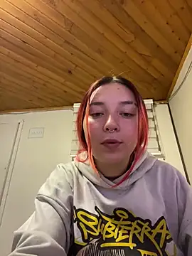 Snapshot of Karen18_boobs chatting on February 6, 2026, 1:10 am Karen18 boobs online show from February 6, 2026, 1:10 am