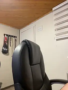 Snapshot of Karen18_boobs chatting on February 17, 2026, 1:24 am Karen18 boobs online show from February 17, 2026, 1:24 am