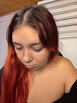 Snapshot of Karen18_boobs chatting on February 21, 2026, 2:01 am Karen18 boobs online show from February 21, 2026, 2:01 am