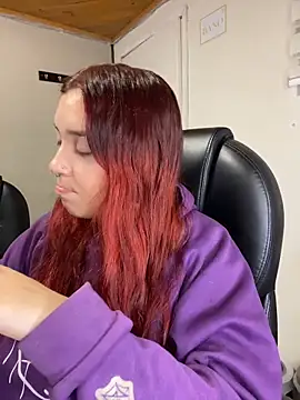 Snapshot of Karen18_boobs chatting on February 28, 2026, 3:18 am Karen18 boobs online show from February 28, 2026, 3:18 am