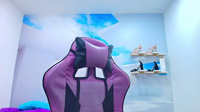 Snapshot of ESMERALDA-BLUE chatting on September 19, 2025, 8:31 pm ESMERALDA-BLUE online show from September 19, 2025, 8:31 pm