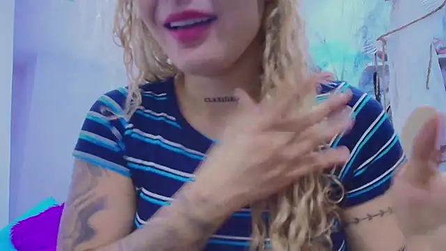 Snapshot of ESMERALDA-BLUE chatting on November 2, 2025, 8:11 pm ESMERALDA-BLUE online show from November 2, 2025, 8:11 pm