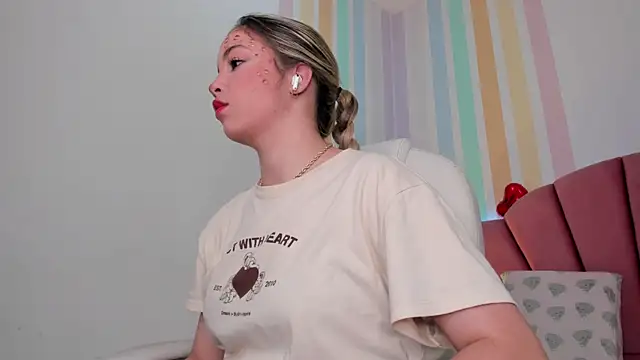 Snapshot of jana_parissi chatting on October 18, 2025, 7:03 pm jana parissi online show from October 18, 2025, 7:03 pm