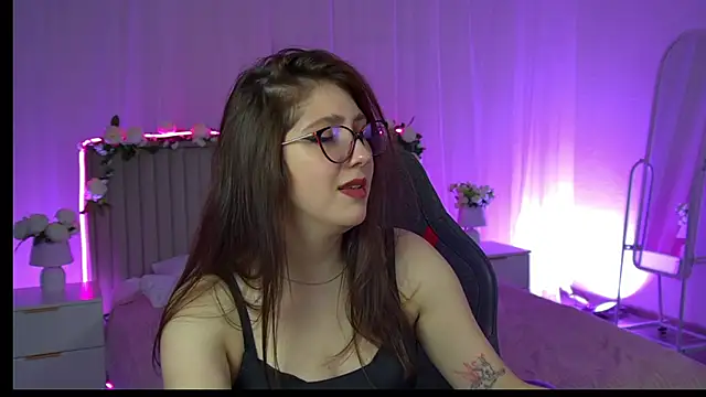 Mary Miiller online show from December 3, 2025, 12:36 pm