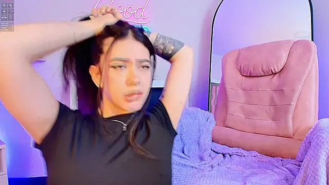Alice Vixen online show from June 3, 2026, 2:33 pm