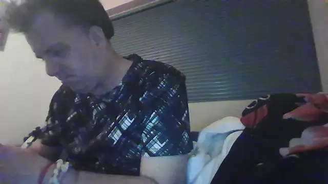 Snapshot of JasperGeil chatting on October 19, 2025, 6:52 pm JasperGeil online show from October 19, 2025, 6:52 pm