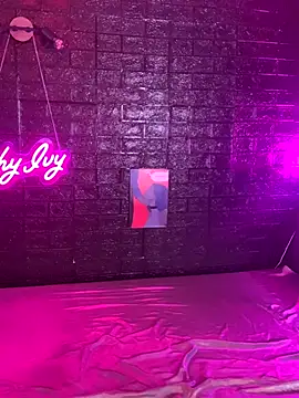 Snapshot of Shy_Ivy chatting on November 3, 2025, 10:53 pm Shy Ivy online show from November 3, 2025, 10:53 pm