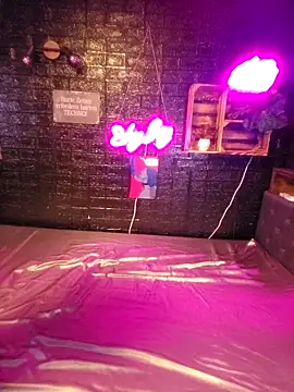 Snapshot of Shy_Ivy chatting on November 5, 2025, 10:54 pm Shy Ivy online show from November 5, 2025, 10:54 pm