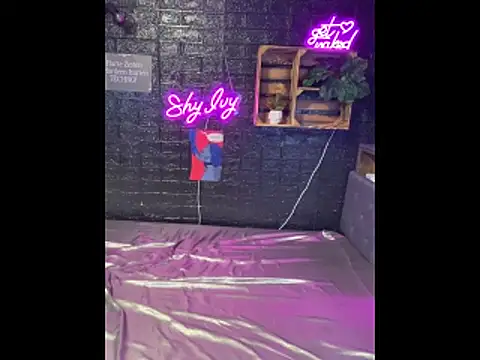 Snapshot of Shy_Ivy chatting on November 12, 2025, 10:41 pm Shy Ivy online show from November 12, 2025, 10:41 pm