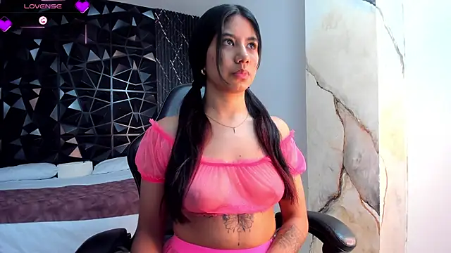 AylinLove online show from June 3, 2026, 12:30 pm