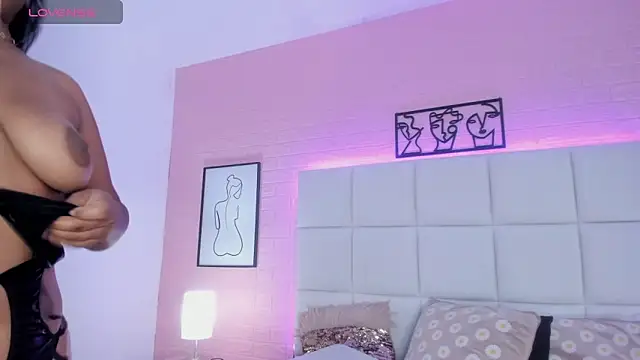 Meloddy Parkerr  online show from April 16, 2026, 11:55 am