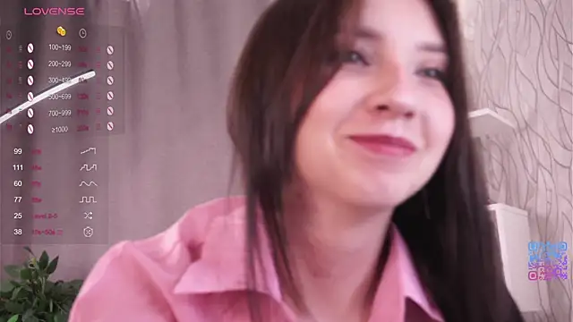 Snapshot of DaisyBlaze chatting on October 6, 2025, 4:48 pm DaisyBlaze online show from October 6, 2025, 4:48 pm