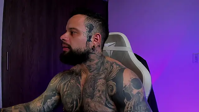 Snapshot of natevillage chatting on October 4, 2025, 10:08 pm natevillage online show from October 4, 2025, 10:08 pm