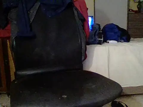 Snapshot of KalendaXL chatting on September 9, 2025, 11:37 pm KalendaXL online show from September 9, 2025, 11:37 pm