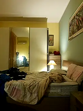 Snapshot of KalendaXL chatting on October 28, 2025, 7:05 pm KalendaXL online show from October 28, 2025, 7:05 pm