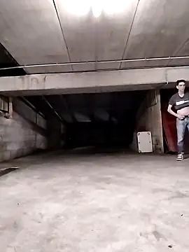 KalendaXL online show from April 13, 2026, 9:31 pm