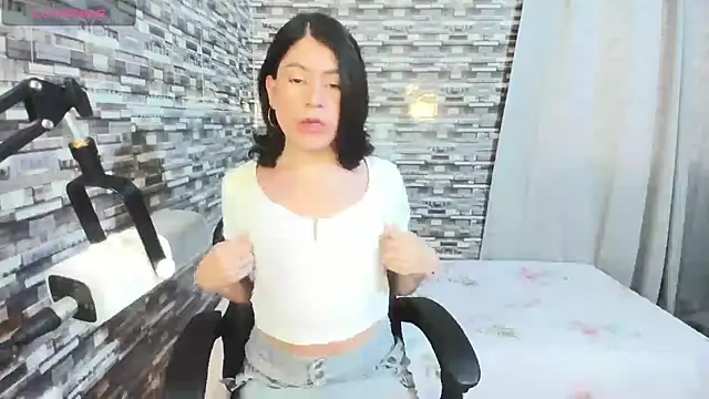 xxxEmmaxx online show from March 6, 2026, 9:55 pm