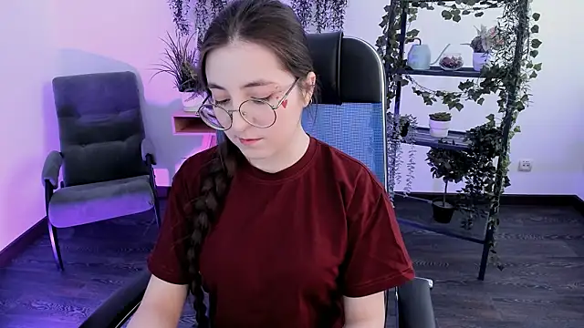 Snapshot of VirtuallVoyant chatting on February 13, 2026, 7:37 am VirtuallVoyant online show from February 13, 2026, 7:37 am