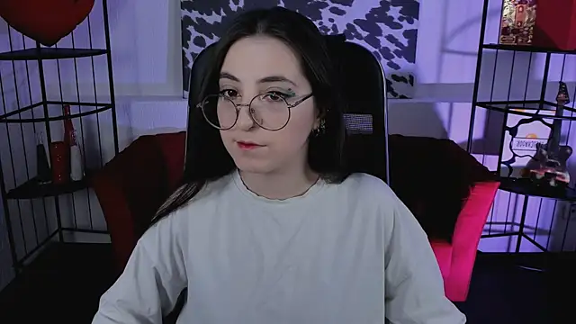 VirtuallVoyant online show from April 15, 2026, 7:32 pm