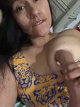 Snapshot of Huitaca_ chatting on May 16, 2026, 5:15 am Huitaca online show from May 16, 2026, 5:15 am