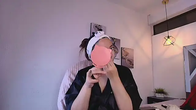 Rossi ss1 online show from April 19, 2026, 3:06 am