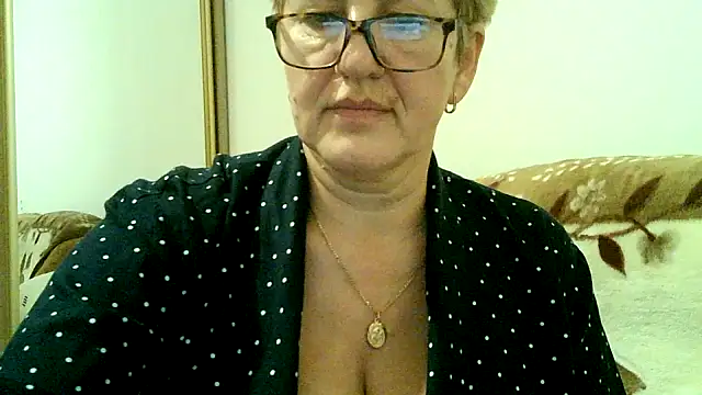 Dana4921 online show from November 4, 2025, 5:01 pm