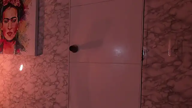 SASHA BROWNIE   online show from November 8, 2025, 8:07 pm