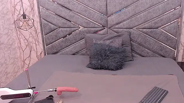 SASHA BROWNIE   online show from March 19, 2026, 7:40 pm