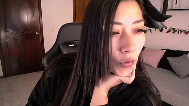 Snapshot of Mia_1120 chatting on October 7, 2025, 2:03 pm Mia 1120 online show from October 7, 2025, 2:03 pm