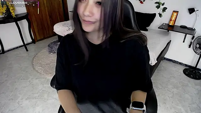 Mia 1120 online show from November 22, 2025, 3:55 pm