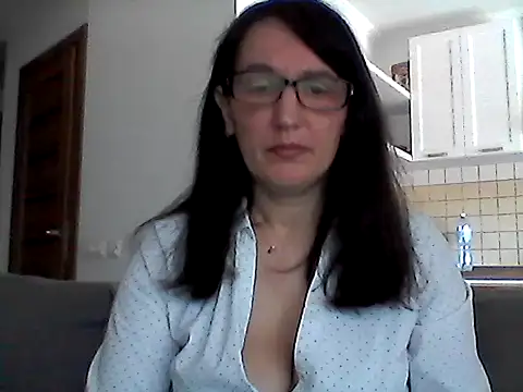 Elena48324 online show from May 22, 2026, 9:48 am