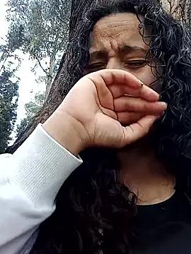 Snapshot of Yaya_watson chatting on November 2, 2025, 9:39 pm Yaya watson online show from November 2, 2025, 9:39 pm