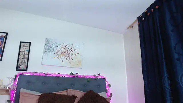 valentini villa online show from September 17, 2025, 9:05 pm