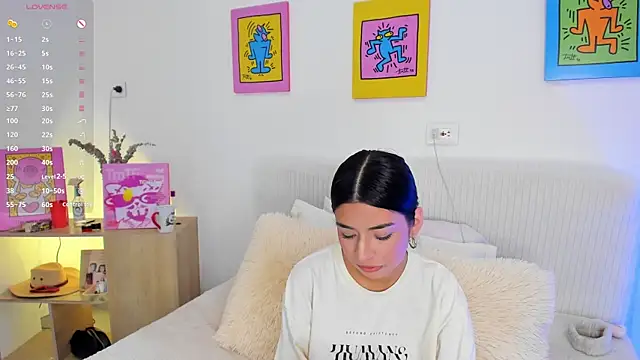 AprilAddams  online show from October 10, 2025, 9:03 pm