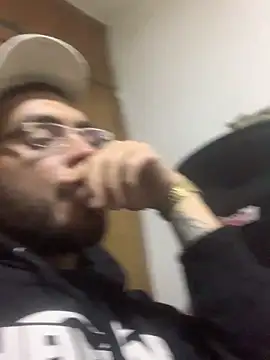 malek xarx  online show from February 15, 2026, 2:19 am