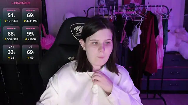 AmyVibess online show from July 17, 2026, 6:02 pm