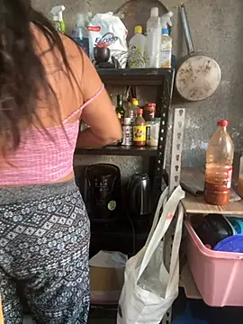 Snapshot of karysweetbeaury chatting on February 6, 2026, 9:29 pm karysweetbeaury online show from February 6, 2026, 9:29 pm