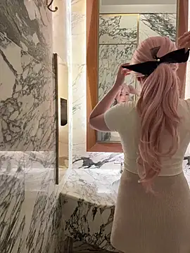 winter11 online show from September 20, 2025, 6:47 am