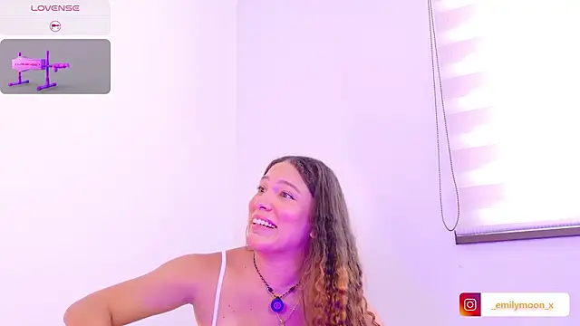 Snapshot of onlyemily_ chatting on March 1, 2026, 9:17 pm onlyemily online show from March 1, 2026, 9:17 pm