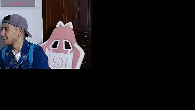 Snapshot of Aleecandrews chatting on October 2, 2025, 7:21 pm Aleecandrews online show from October 2, 2025, 7:21 pm