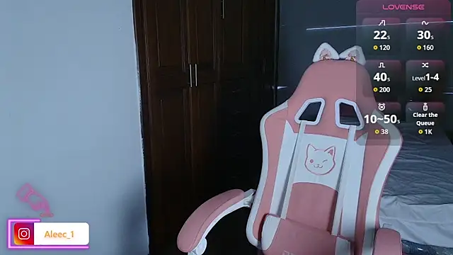 Snapshot of Aleecandrews chatting on October 4, 2025, 7:34 pm Aleecandrews online show from October 4, 2025, 7:34 pm