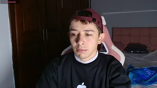 Snapshot of Aleecandrews chatting on October 23, 2025, 7:12 pm Aleecandrews online show from October 23, 2025, 7:12 pm