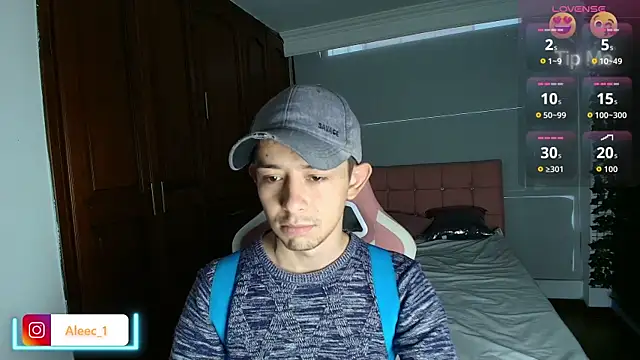 Snapshot of Aleecandrews chatting on October 27, 2025, 7:07 pm Aleecandrews online show from October 27, 2025, 7:07 pm