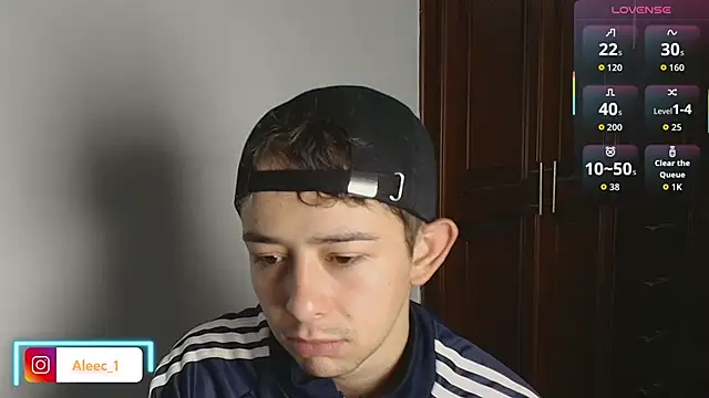 Snapshot of Aleecandrews chatting on November 1, 2025, 7:16 pm Aleecandrews online show from November 1, 2025, 7:16 pm